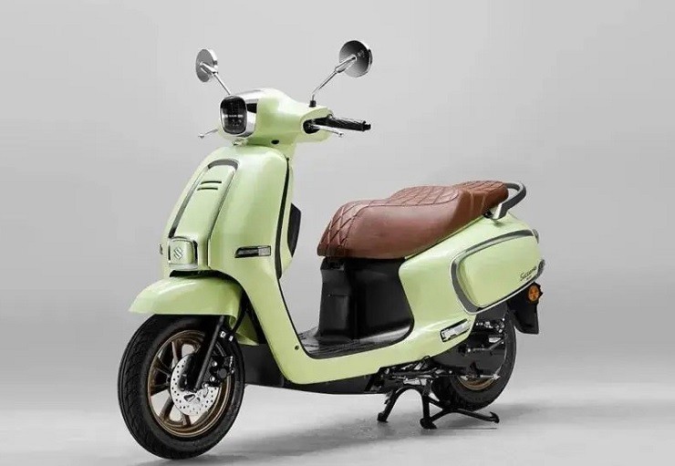 Suzuki tung "quân bài chiến lược" đối đầu Vespa, Honda Stylo - 1