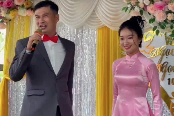 Tiết Cương bất ngờ cưới vợ trẻ vào năm 2022.