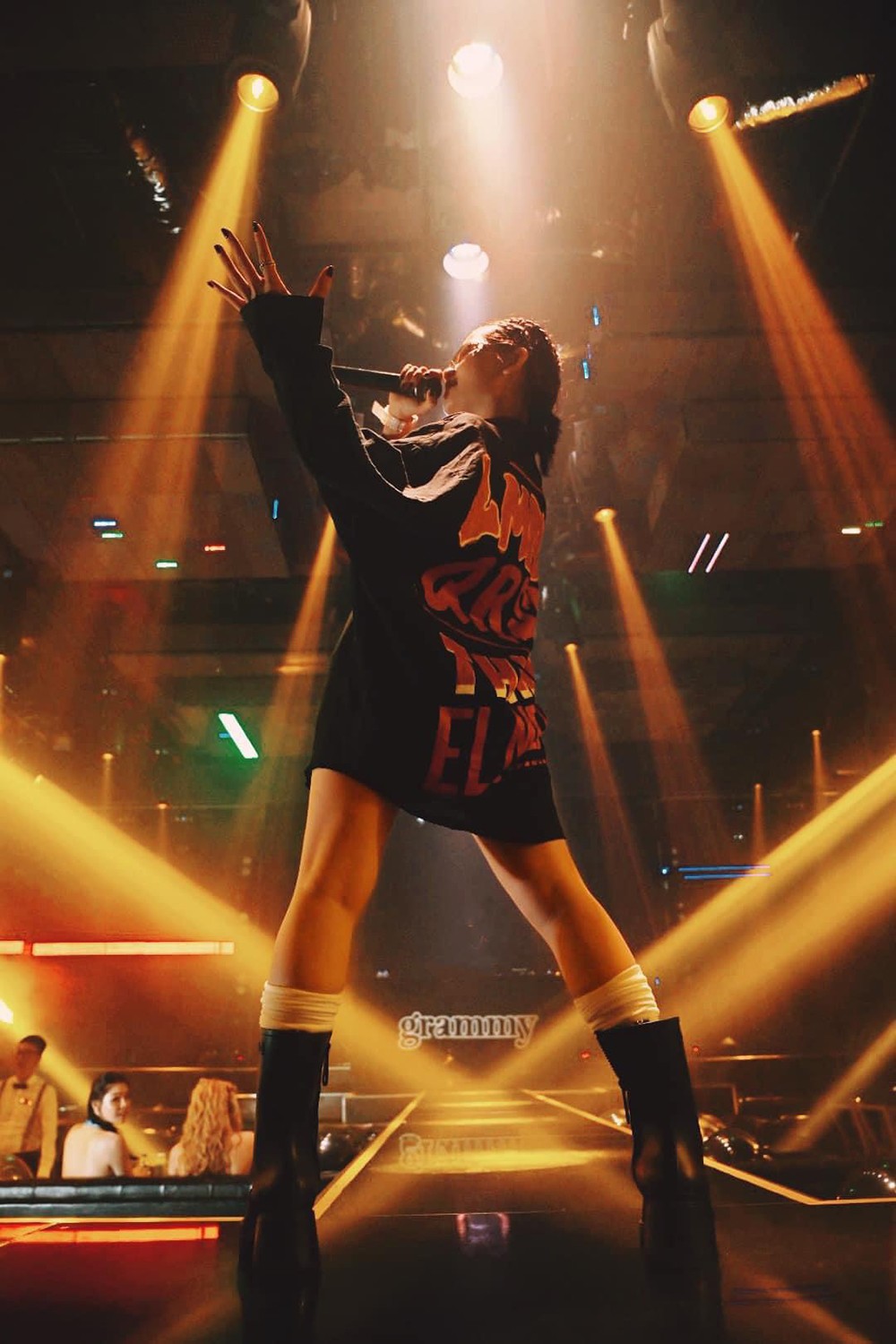 Linh Kunz là một nghệ sĩ với phong cách độc đáo không thể nhầm lẫn