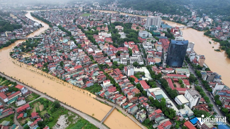 Mưa lũ lịch sử tàn phá Cao Bằng, gây thiệt hại nặng nề