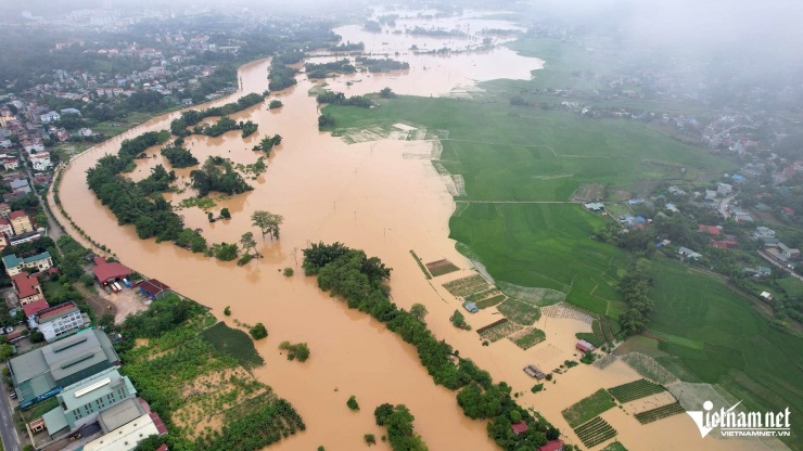 Mưa lũ lịch sử tàn phá Cao Bằng, gây thiệt hại nặng nề