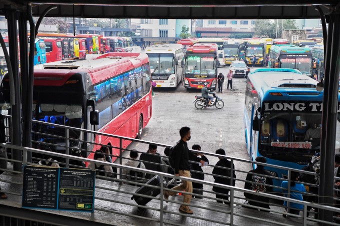 Dịp lễ 2/9: Đường bộ, đường sắt gần hết vé về quê, đi du lịch