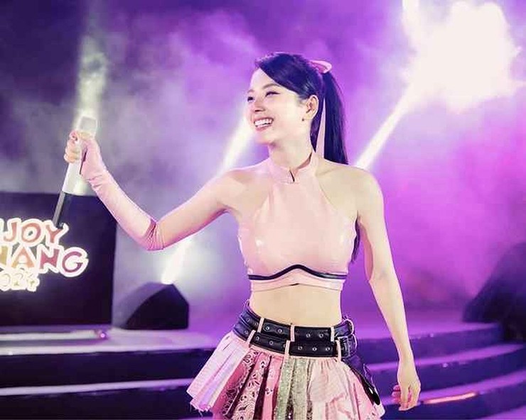 Ngoài công việc DJ, Mie còn thử sức với vai trò ca sĩ, diễn viên và người mẫu ảnh. Hiện tại cô nàng đang lên sóng trên chương trình Sao Nhập Ngũ.

