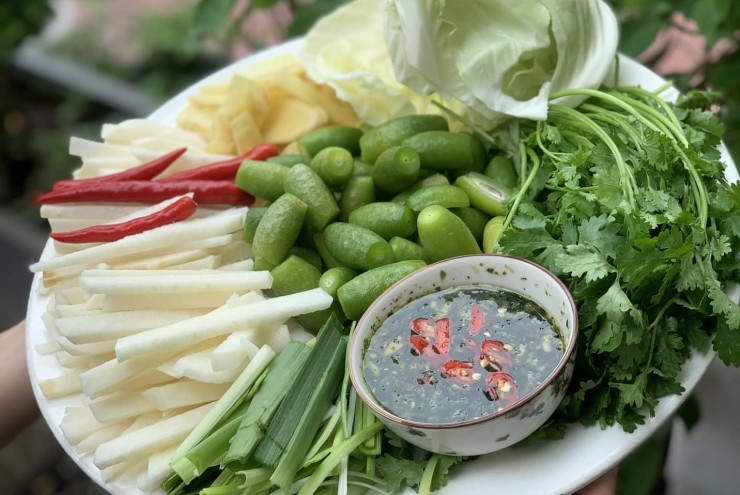 Loại quả vừa chua vừa chát, trước không ai ăn nay bán hơn nửa triệu đồng/kg