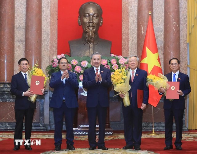 Tổng Bí thư Chủ tịch nước Tô Lâm trao quyết định bổ nhiệm các Phó Thủ tướng, Bộ trưởng