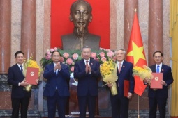 Tin tức trong ngày - Tổng Bí thư, Chủ tịch nước trao quyết định bổ nhiệm 3 Phó Thủ tướng và 2 Bộ trưởng