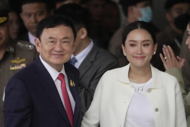 Ông Thaksin Shinawatra, cựu Thủ tướng Thái Lan, và con gái út – tân Thủ tướng Paetongtarn Shinawatra.