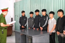 Pháp luật - Nhận nhầm đối thủ, nhóm thanh thiếu niên chém nhiều người bị thương tích nặng