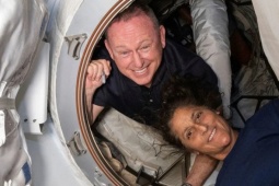 Thế giới - Hai phi hành gia NASA sẽ làm gì khi mắc kẹt thêm 6 tháng nữa trên không gian?