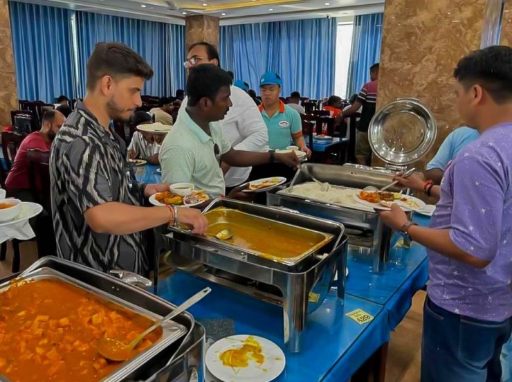 Hơn 800 khách Ấn Độ đến Tràng An - 9