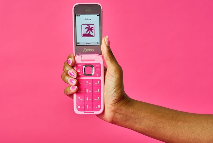 HMD Barbie được phát triển&nbsp;dựa trên&nbsp;Nokia 2660 Flip.