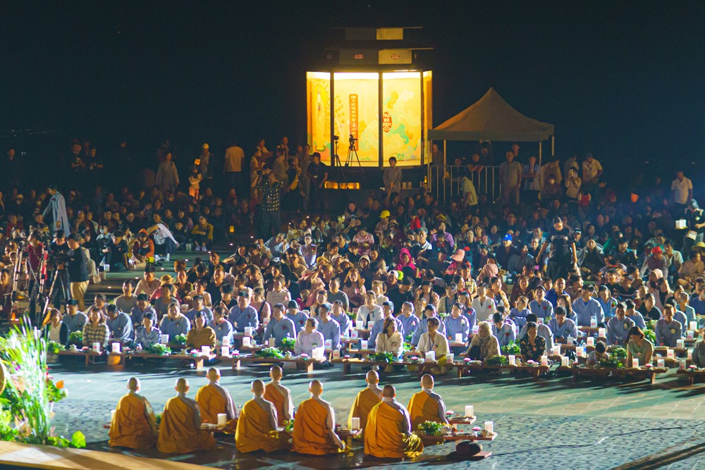 Du khách xúc động hoà vào nghi lễ thiêng liêng trong lễ Vu Lan tại núi Bà Đen - 5