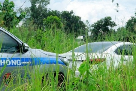 Truy đuổi ngoạn mục: Tài xế liều lĩnh bỏ chạy hơn 20km, lao vào bãi cỏ rồi bị bắt