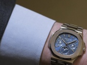 Kinh doanh - Đồng hồ Patek Philippe bà trùm xăng dầu tặng ông Lê Đức Thọ có gì mà gần 10 tỷ?