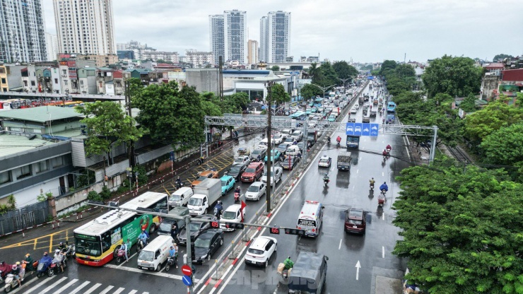 Các tuyến đường tại Hà Nội ùn tắc nghiêm trọng do người dân về quê sớm trước lễ 2/9