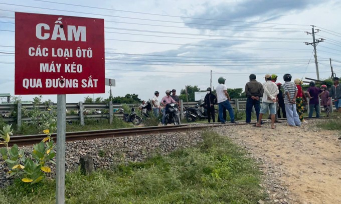 Đường dân sinh nơi xảy ra tai nạn giữa tàu hỏa và ôtô. Ảnh: Việt Quốc