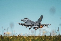 Thế giới - Tiết lộ về phi công Ukraine lái chiến đấu cơ F-16 tử nạn, Kiev phỏng đoán nguyên nhân