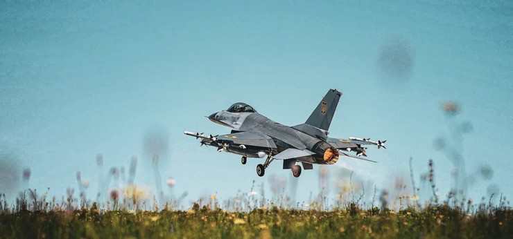 Chiến đấu cơ F-16 của Không quân Ukraine. Ảnh: Forbes.