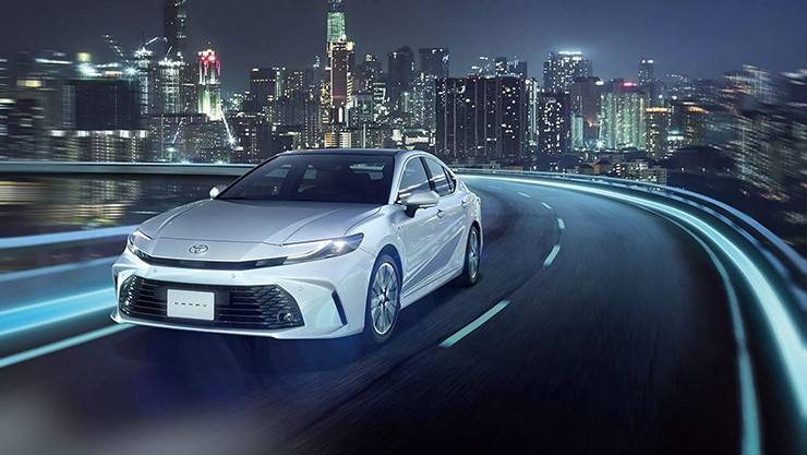 Toyota Camry 2025 được bổ sung động cơ thuần xăng từ bản cũ - 1