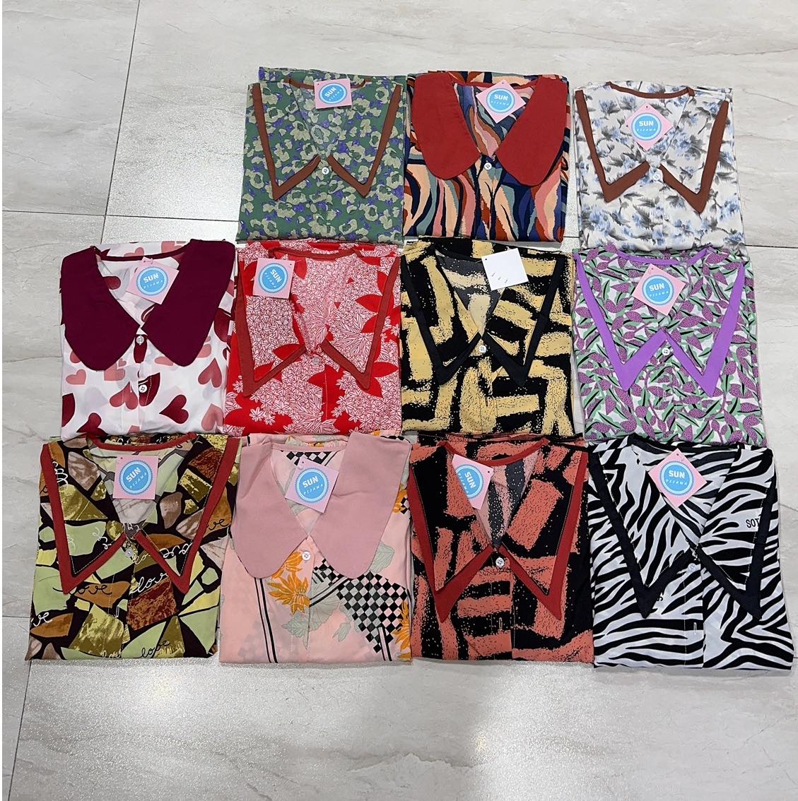 Các bộ đồ tại cửa hàng đều được sản xuất từ những chất liệu tốt đảm bảo độ bền và sự thoải mái khi mặc.