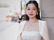 Thời trang - Chi Pu xách túi hơn nửa tỷ đồng dự tiệc ở Trung Quốc