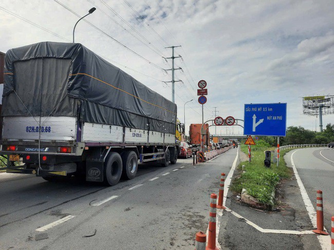 Các phương tiện di chuyển chậm.