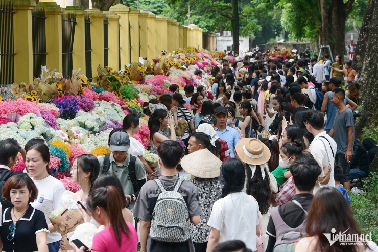 Hà Nội đông nghẹt phương tiện trong kỳ nghỉ lễ Quốc khánh