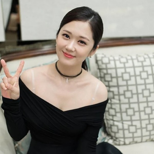 Đây chính là những bí quyết giúp Jang Na Ra trở nên tươi trẻ xinh đẹp dù đã ở tuổi U40.