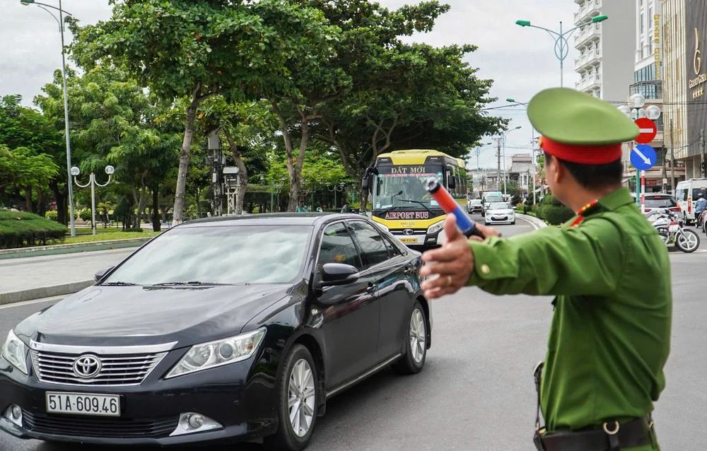 Đường ven biển Nha Trang quá tải trong kỳ nghỉ Quốc khánh