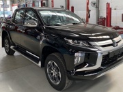 Tin tức ô tô - Xe bán tải Mitsubishi Triton dọn kho hạ giá sập sàn