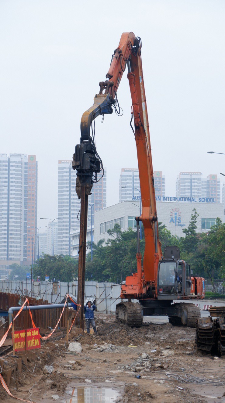 Công trình trọng điểm vẫn miệt mài thi công trong những ngày nghỉ Quốc khánh