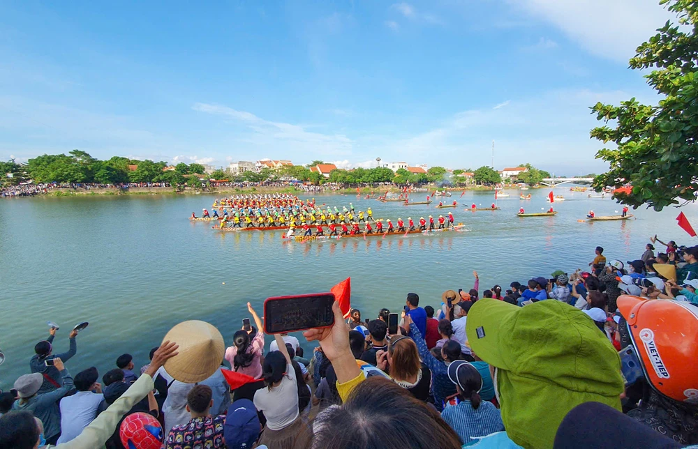 Lễ hội Đua, Bơi Thuyền Truyền Thống Quê Hương Đại Tướng Võ Nguyên Giáp