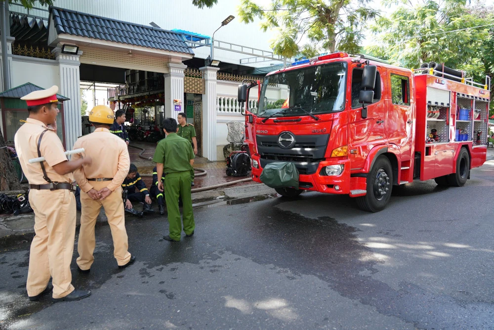 Giải cứu thành công ba người khỏi vụ hỏa hoạn tại Bình Thuận