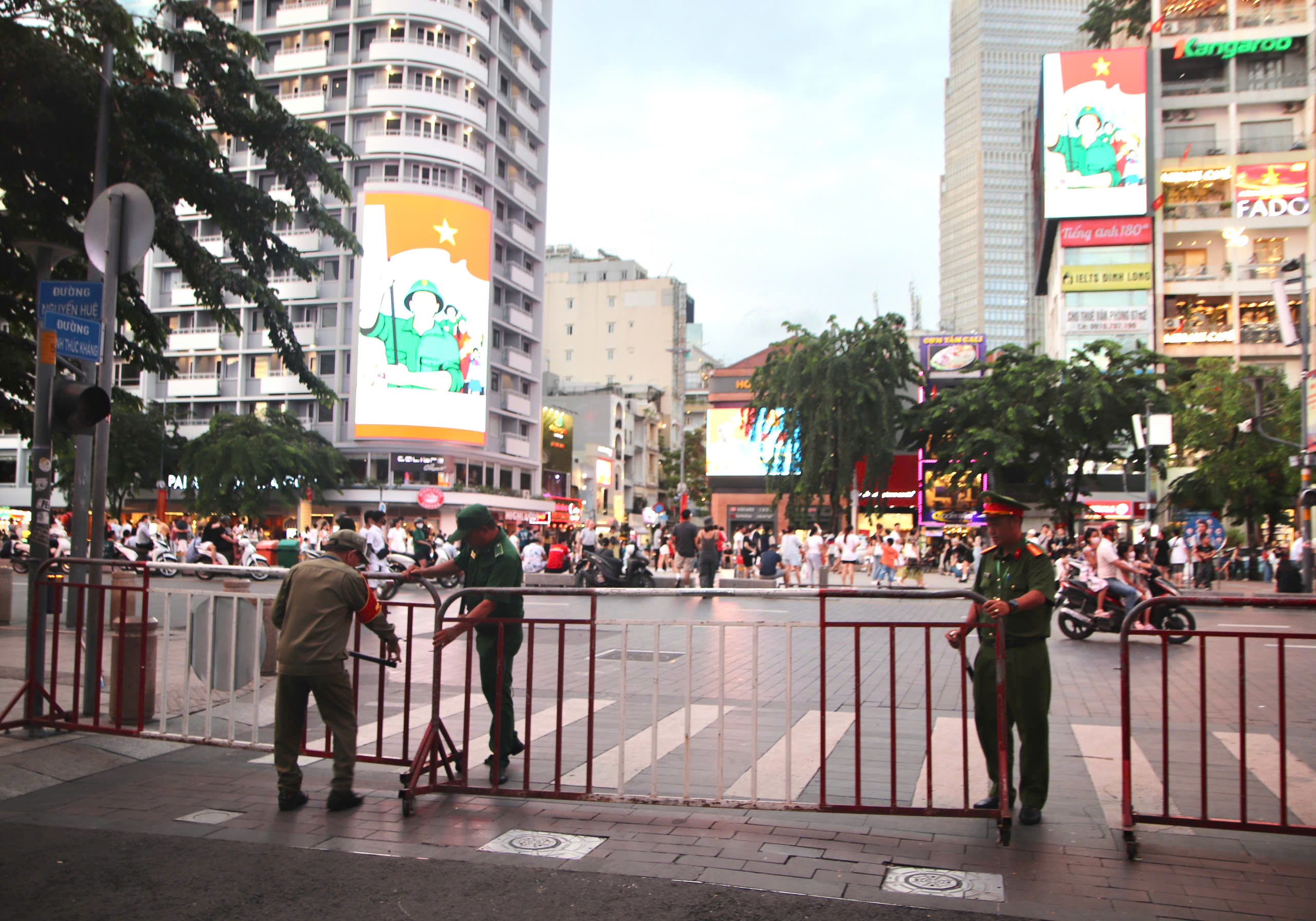 Sắc màu rực rỡ đêm Quốc khánh tại Thành phố Hồ Chí Minh