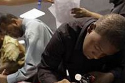 Thế giới - Lấy trộm 40 triệu USD để... giúp người nghèo