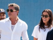 Đàn ông - Angelina Jolie vừa rời đi, Brad Pitt dẫn bạn gái đến