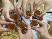 Sức khỏe đời sống - Mẹo chống say rượu bia khi uống nhiều dịp lễ