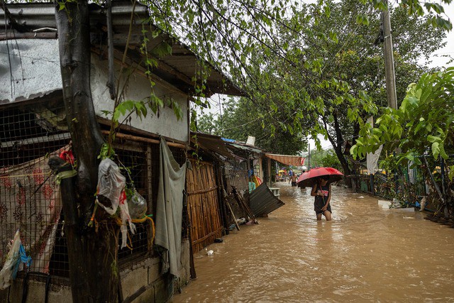 Một khu vực ngập nước sau mưa lớn do bão Yagi ở TP Baras, tỉnh Rizal - Philippines ngày 2-9 Ảnh: REUTERS