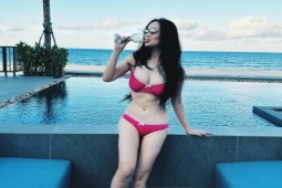 Tuổi U60 diva Hồng Nhung diện bikini khoe sắc vóc không thua kém Hoa hậu Hà Kiều Anh và bà xã Bình Minh