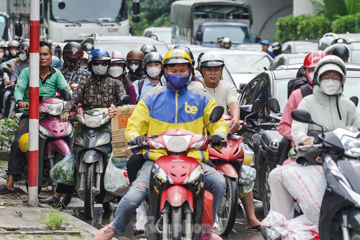 Hà Nội đón lượng lớn người trở lại sau kỳ nghỉ lễ, ùn tắc trên cao tốc Pháp Vân - Cầu Giẽ