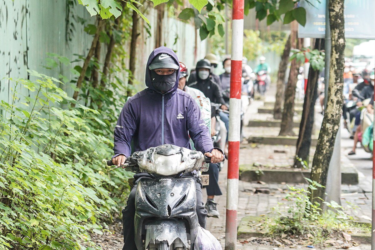 Hà Nội đón lượng lớn người trở lại sau kỳ nghỉ lễ, ùn tắc trên cao tốc Pháp Vân - Cầu Giẽ