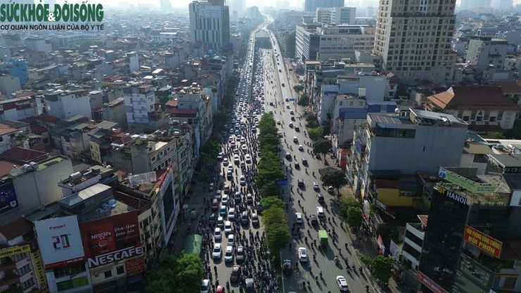 Hà Nội chật cứng phương tiện sau kỳ nghỉ lễ, ùn tắc ở nhiều tuyến đường