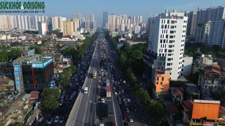 Hà Nội chật cứng phương tiện sau kỳ nghỉ lễ, ùn tắc ở nhiều tuyến đường