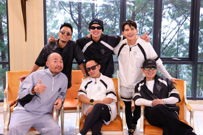 Nhà Trẻ bỗng bị một số khán giả ác cảm sau khi chiến thắng nhờ phần thi đơn của Tiến Luật.