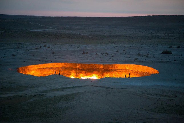 "Cổng địa ngục" cách thủ đô Ashgabat của Turkmenistan bốn giờ lái xe về phía Bắc.