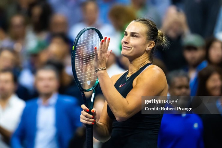 Sabalenka cảm ơn khán giả sau trận