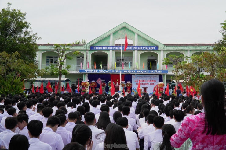 Nữ sinh Đà Nẵng rạng ngời trong ngày khai giảng - 1