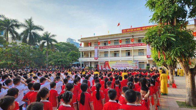 Hơn 23 triệu học sinh khai giảng năm học mới - 11
