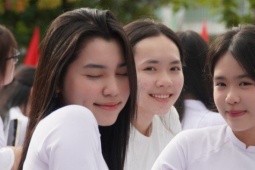 Bạn trẻ - Cuộc sống - Nữ sinh Đà Nẵng rạng ngời trong ngày khai giảng