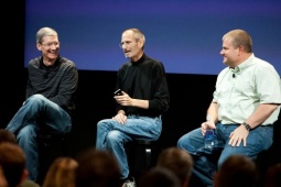 Kinh doanh - Sau khi Steve Jobs qua đời, Tim Cook luôn cố làm điều này